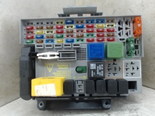 Блок предохранителей Opel Astra G 1998-2009