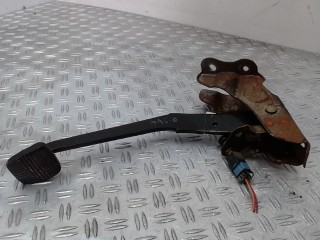 Педаль тормоза Nissan Serena c23 1997-2001