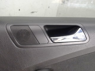 Ручка внутренняя задняя правая Volkswagen Passat B6 2005-2010