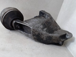Кронштейн двигателя Volkswagen Passat B5 1996-2001