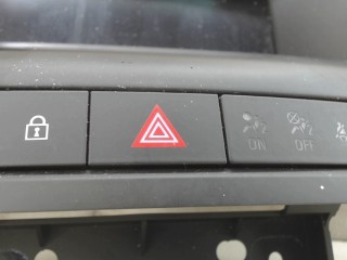 Кнопка аварийной сигнализации Opel Astra J 2009-2012