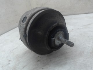 Подушка крепления двигателя Volkswagen Passat B5 1996-2001