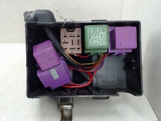 Блок предохранителей Opel Astra G 1998-2009
