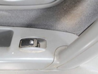 Кнопка стеклоподъемника заднего левого Kia Sorento 1 2002-2006
