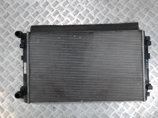 Радиатор (основной) Volkswagen Passat B8 2014-2021
