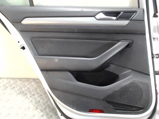 Обшивка двери задней левой (дверная карта), Volkswagen Passat B8 2014-2021