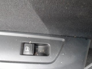 Кнопка стеклоподъемника переднего левого, Volkswagen Passat B7 2011-2015