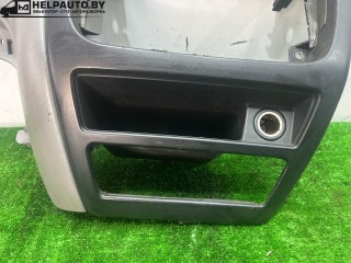 декоративная накладка центральной консоли, ориг. номер YF12-5404302-AW, Ford Taurus 4 поколение 1999-2004