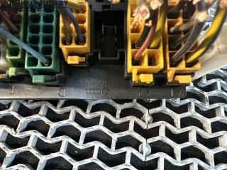 блок предохранителей, ориг. номер 357937039, Volkswagen Passat B3 1988-1997