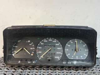 панель приборов (щиток) Volkswagen Passat B3 1988-1997, левый руль, 5220032310