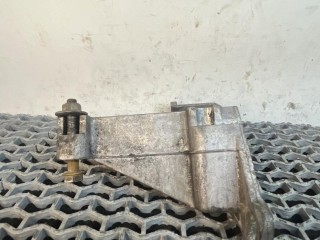 кронштейн гидроусилителя Volkswagen Passat B3 1988-1997, SB, 1.6 л, 027145531