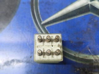реле (прочие), ориг. номер 0015427819, Mercedes-Benz E W124 [рестайлинг]