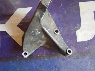 кронштейн двигателя передний правый Volkswagen LT 2 поколение 1996-2006, 074199308