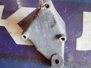 кронштейн двигателя передний левый Volkswagen LT 2 поколение 1996-2006, 074199307B