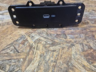 разъем AUX / USB Volkswagen Taos 1 поколение 2020-2024, 3G5035954