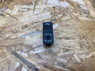 разъем AUX / USB, ориг. номер 84109229246, 9229246, 84109229244, 9229244, BMW 3 F30/F31 2011-2016