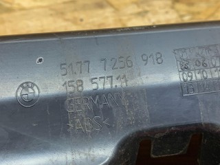 кронштейн крепления порога правый, ориг. номер 51777256918, 7256918, BMW 3 F30/F31 2011-2016