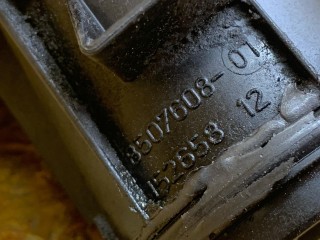 маслозаливная горловина, ориг. номер 8507153, 11128507153, 11128507608, 4737102, 11124737102, 8507608, 7808452, 11127808452, 11127804061, 7804061, BMW 5 F10/F11 2009-2013