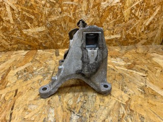 кронштейн двигателя правый BMW 3 G20/G21 2018-2022, 2.0 л, 6786206