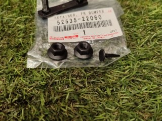 Крепление бампера перед., ориг. номер 52535-22060, 90179-06274, 90467-05116, Toyota Mark II 8 поколение X100