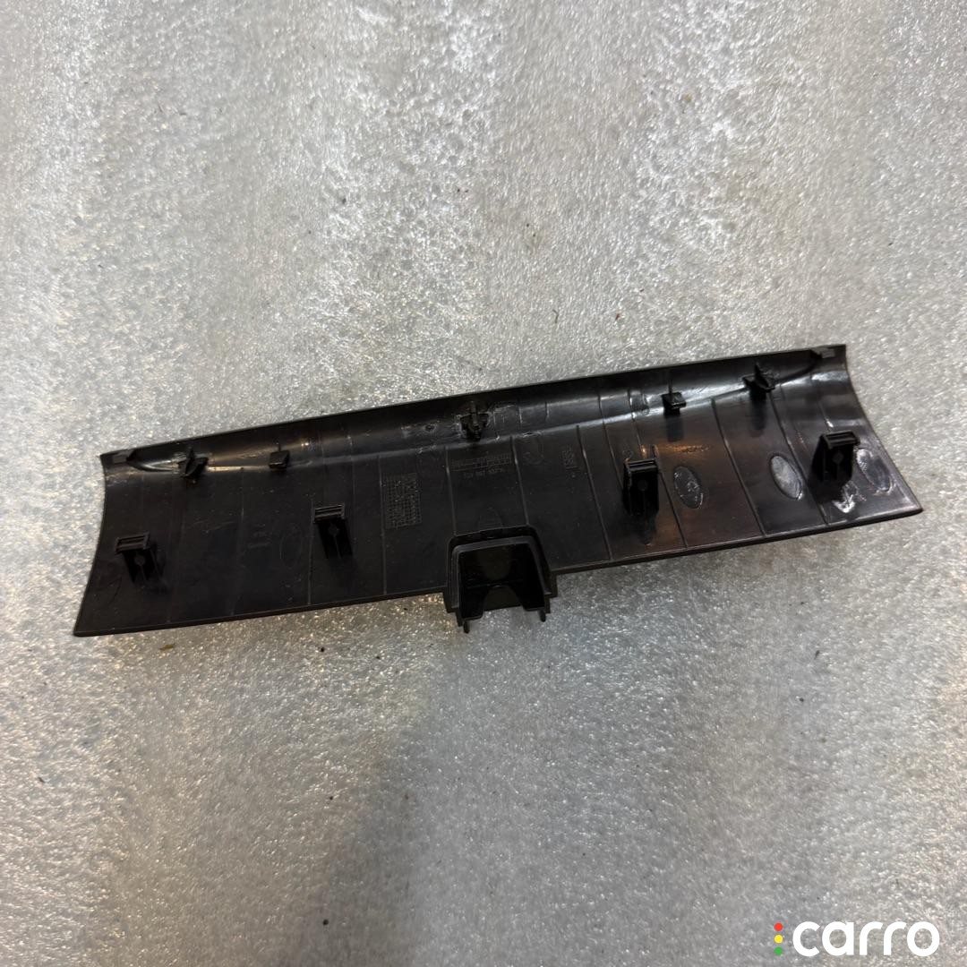 5G0867927A накладка декоративная салона передняя Volkswagen Golf 7 поколение [рестайлинг] 2017г. - фото №1