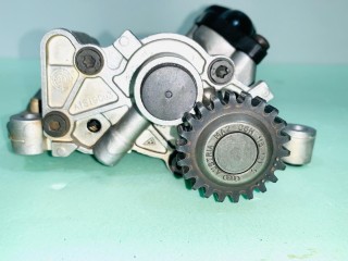 масляный насос, ориг. номер 06H115105BF, Volkswagen Tiguan 1 поколение 2006-2011