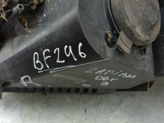 фара правая Opel Zafira B 2005-2008, 24451051