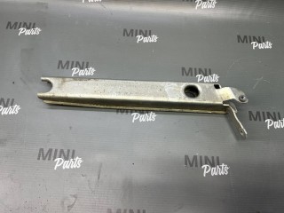 кронштейн (крепление) радиатора, ориг. номер 7325044, 51747325044, Mini Countryman 2 поколение 2016-2020