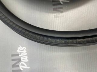 уплотнитель двери передней, ориг. номер 7344159, 51727344159, Mini Clubman 2 [рестайлинг] 2019-2024