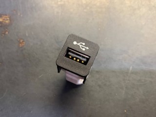 разъем AUX / USB, ориг. номер 84109229294, 9229294, Mini Clubman 2 поколение 2015-2019
