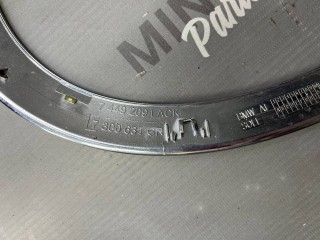 Накладка (ресничка) фары левая, ориг. номер 7300631, 51137300631, Mini Cooper 3 [2-й рестайлинг] 2021-2024