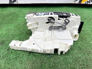 замок двери правой, ориг. номер A9107407500, Mercedes-Benz Sprinter W907/W910 2018-2026