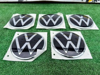 значок (эмблема) крышки багажника, ориг. номер 2K7853630, 2K7853630DPJ, Volkswagen Caddy 3 поколение 2004-2010