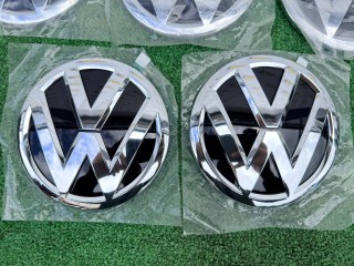 значок (эмблема) крышки багажника, ориг. номер 7E0853630DDPJ, 7E0853630D, Volkswagen Caravelle T6 2015-2020