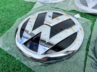 значок (эмблема) крышки багажника, ориг. номер 7E0853630DDPJ, 7E0853630D, Volkswagen Caravelle T6 2015-2020