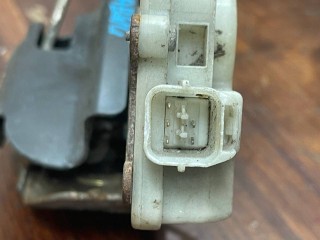 замок двери задней правой, Hyundai Elantra XD 2000-2003