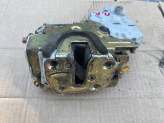 замок двери передней левой, Nissan Primera P11 1996-2000
