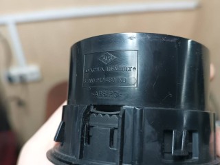 Дефлектор обдува салона передний верхний, ориг. номер 8200212480, Renault Logan