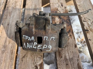 Суппорт передний правый