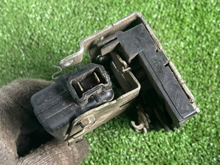 замок двери передней правой, ориг. номер 8200213917, Renault Logan
