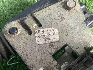 замок двери передней правой, ориг. номер 8200213917, Renault Logan