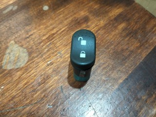 кнопка центрального замка, ориг. номер 03162902, Ford Focus