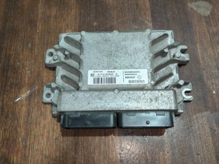 Блок управления двигателем, ориг. номер 8200856659, S110140025A, Renault Logan