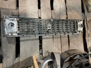 Решетка радиатора, ориг. номер 5311130520, Toyota Crown S130 1987-1999