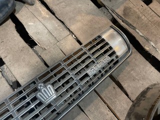 Решетка радиатора, ориг. номер 5311130520, Toyota Crown S130 1987-1999