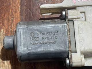 моторчик стеклоподъемника передний левый, ориг. номер 4M5T14A389, 0130822217, Ford Focus 2 2004-2008