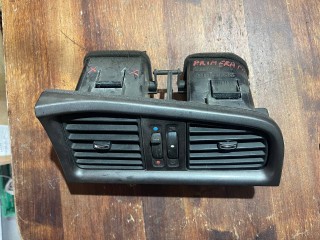 Дефлектор обдува салона передний, Nissan Primera P11 1996-2000