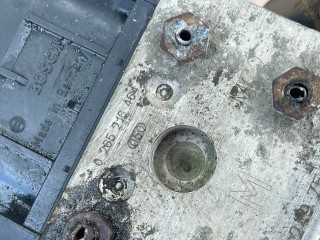 Блок ABS, ориг. номер 0265216464, 0273004225, Mitsubishi Carisma 1995-1999