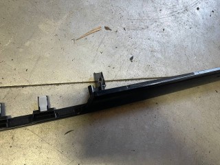 Накладка декоративная на торпедо, ориг. номер BHN155256, Mazda 3 BL 2008-2011