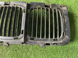 решетка капота, ориг. номер 51131973825, BMW 5 E34 1981-1988